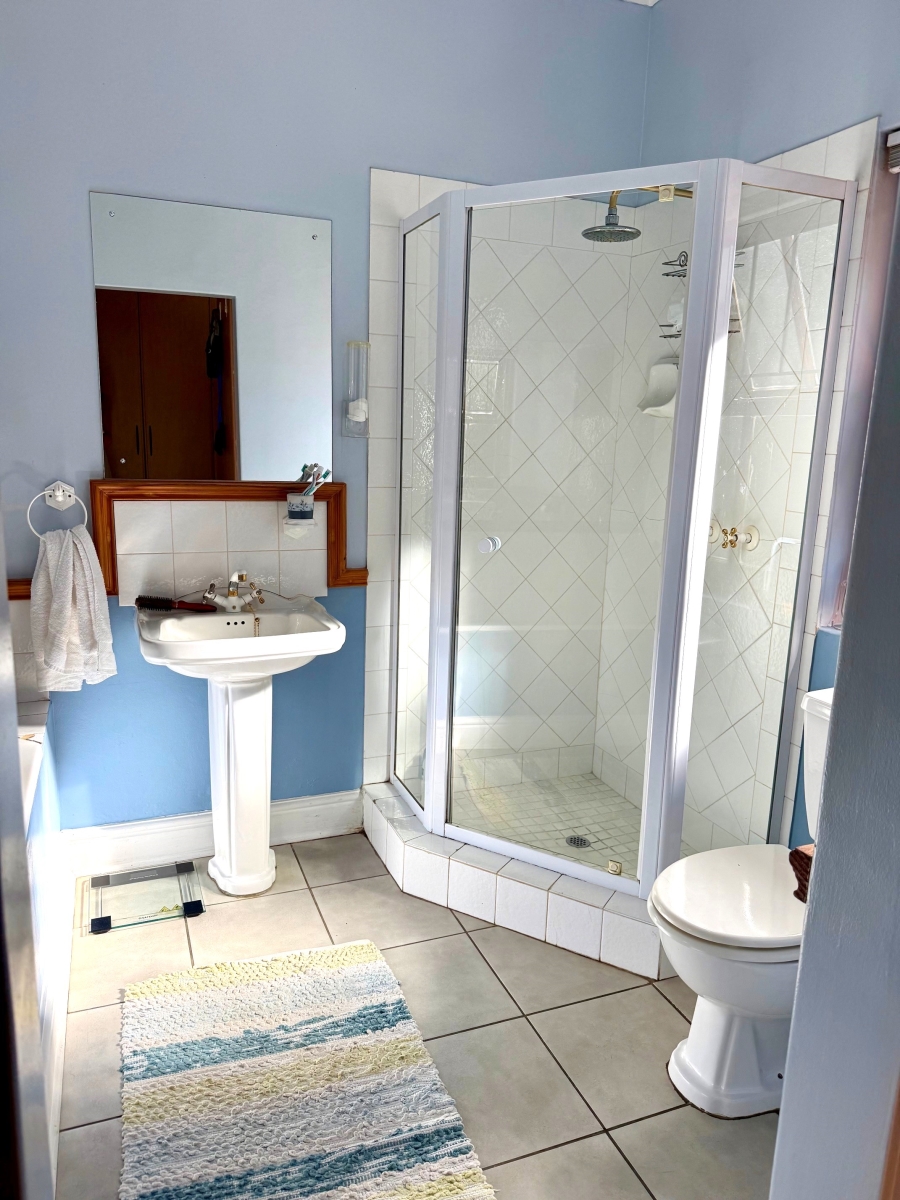 4 Bedroom Property for Sale in Die Wingerd Western Cape